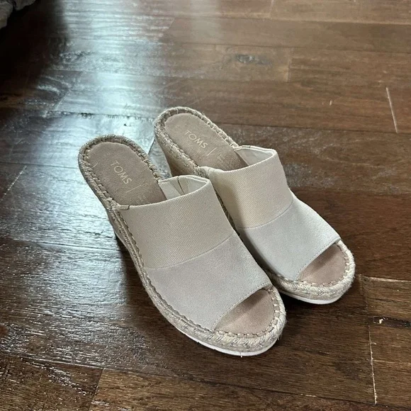 Toms-beige suede wedges-Size 8 - Picture 7 of 10